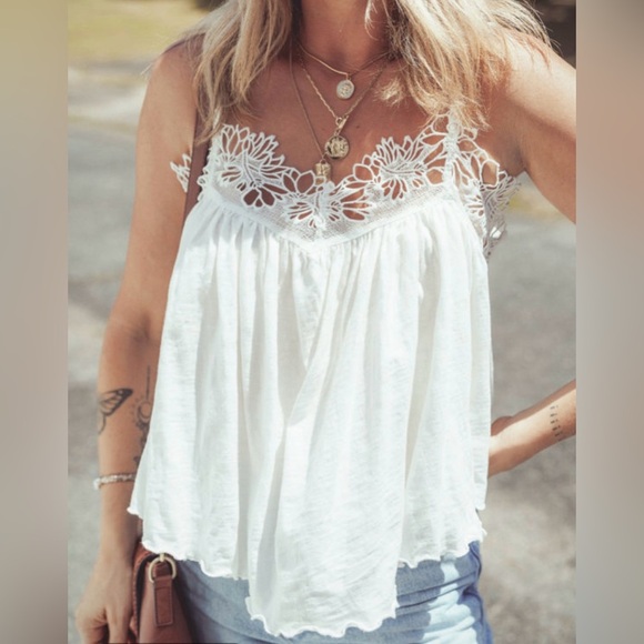 Elegant White Lace Trim Women's Top - Picture 2 of 7